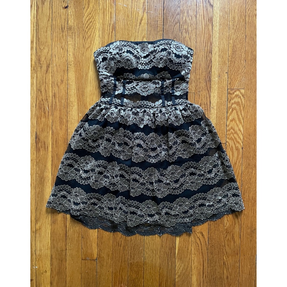 bebe ~ Black/Gold Lace Strapless Mini Dress | Size 4